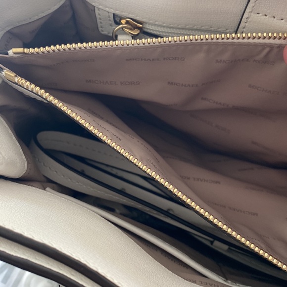 Micheal Kors Bag - Picture 7 of 7